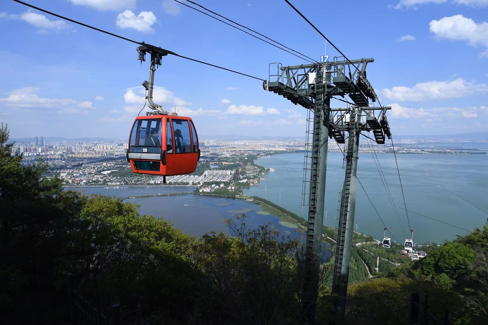 昆明滇池西山索道景区