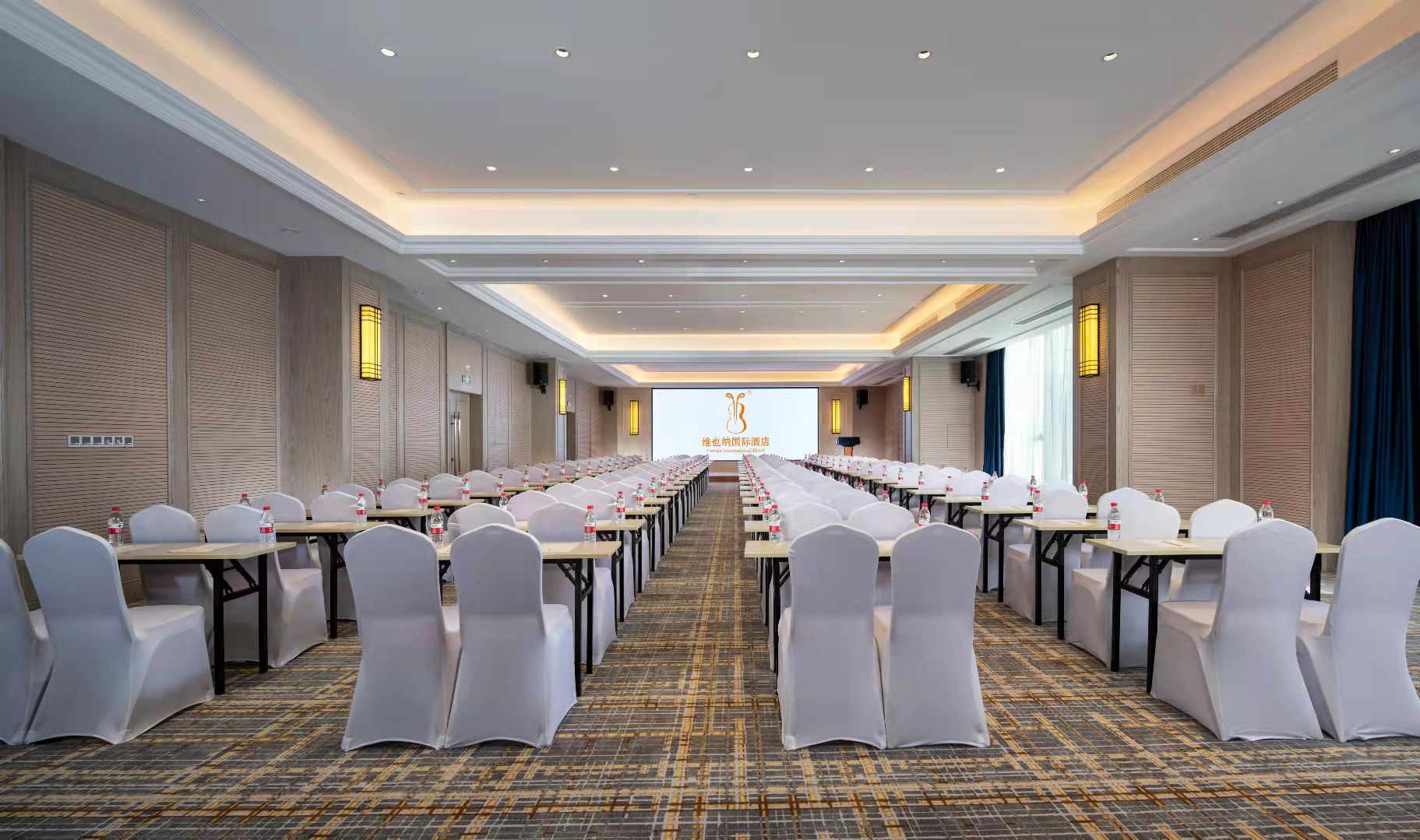 维也纳国际酒店昆明南站绿地东海岸可乐村地铁站店