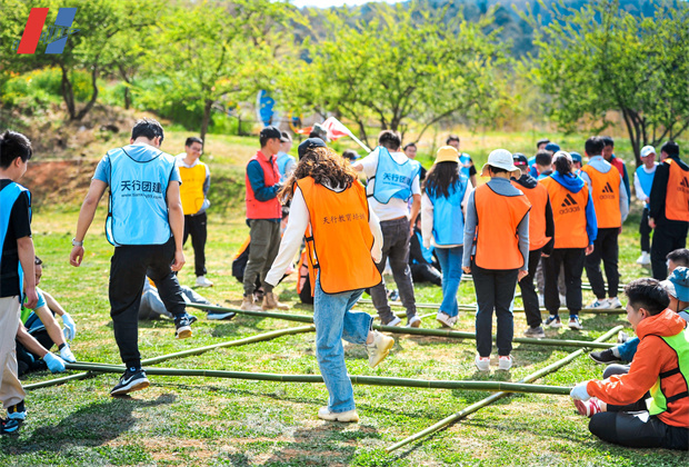 昆明团结乡名花谷团建活动案例----竹竿舞傣族民俗团建项目